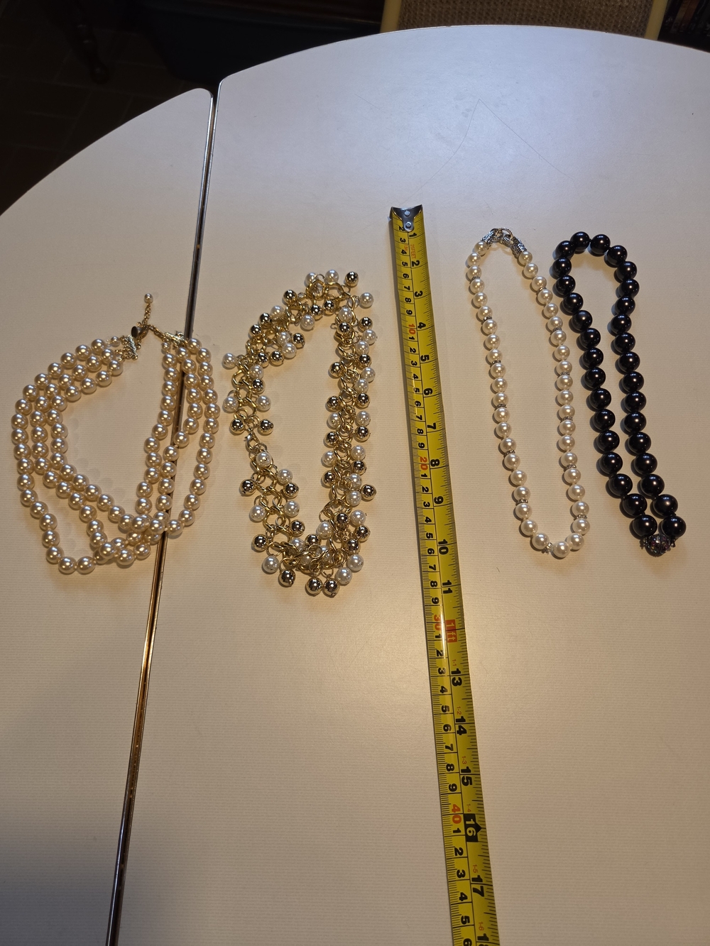 Classic Pearl Bead Necklace - White and Black